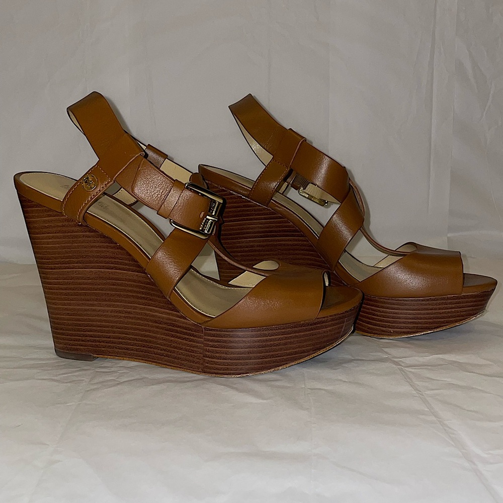 7.5 Michael Kors Brown Wedges